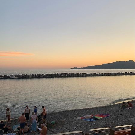 Casetta Do Caroggio Кьявари Экстерьер фото